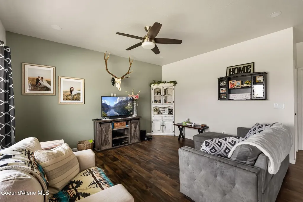 74 Omaha Way Sagle ID 83860