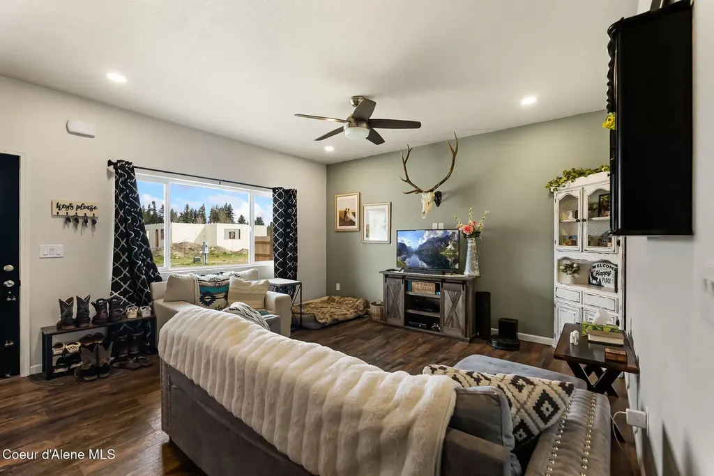 74 Omaha Way Sagle ID 83860