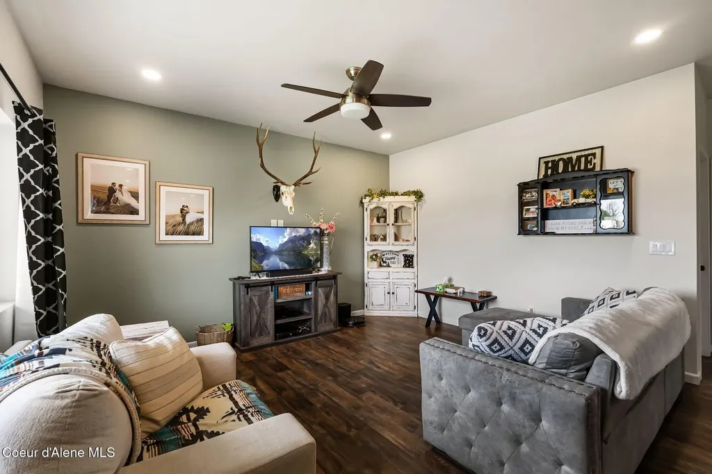 74 Omaha Way Sagle ID 83860