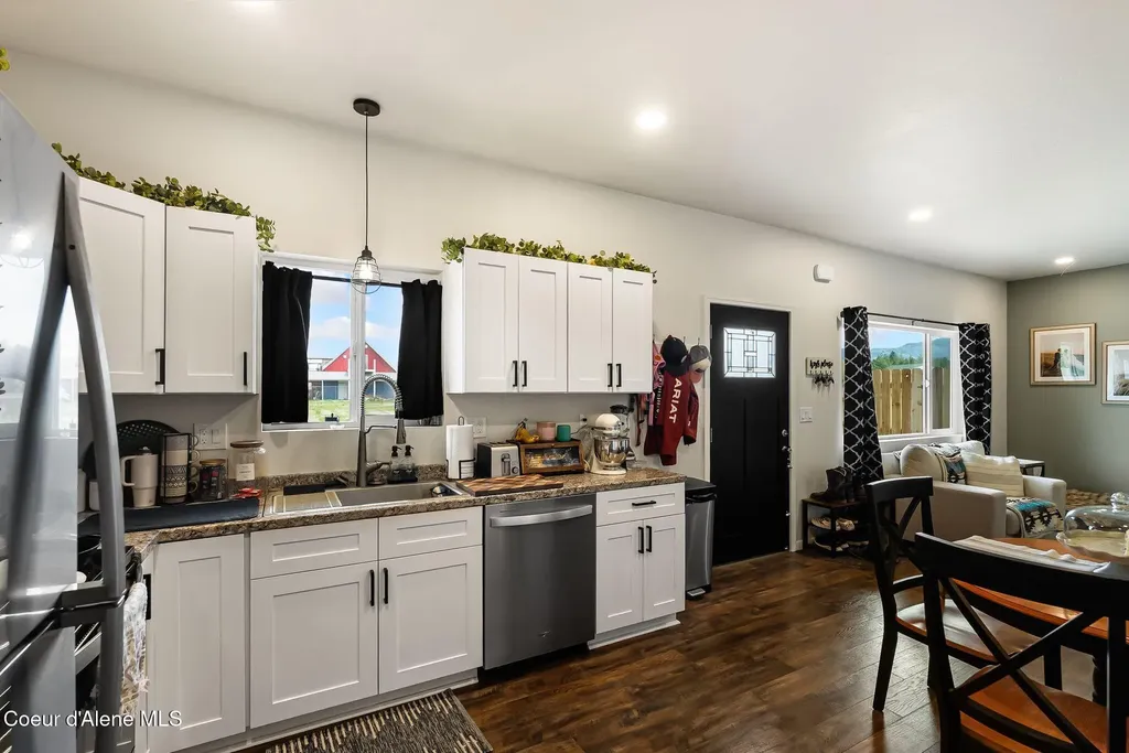 74 Omaha Way Sagle ID 83860