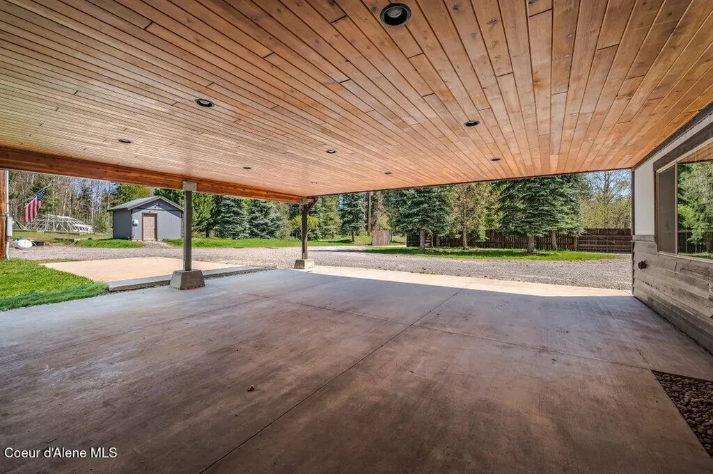 215 Hulett Hills Drive Sandpoint ID 83864