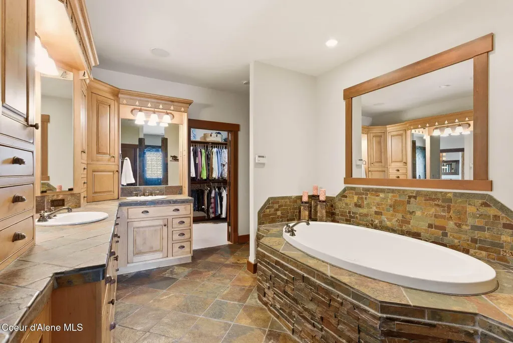 1521 Northshore Drive Sandpoint ID 83864