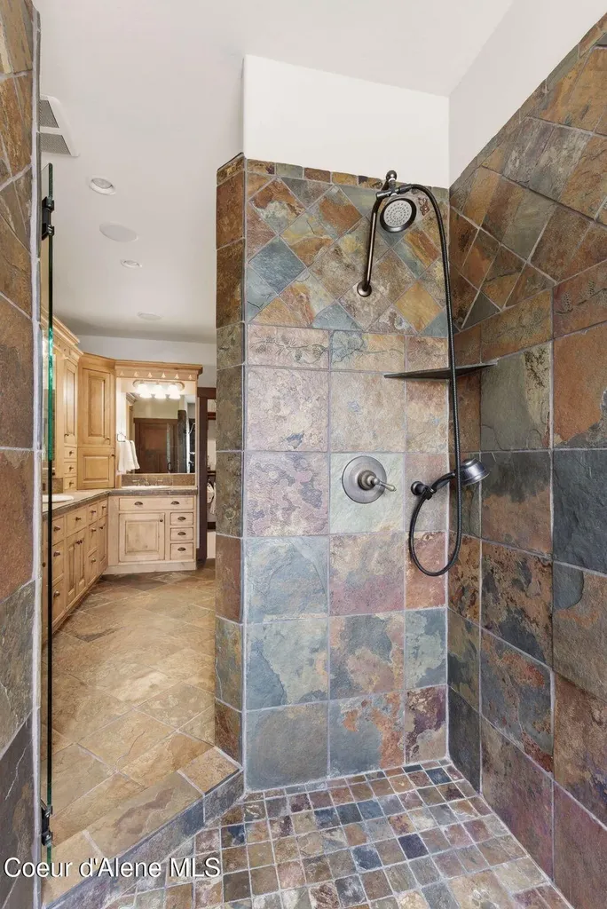 1521 Northshore Drive Sandpoint ID 83864