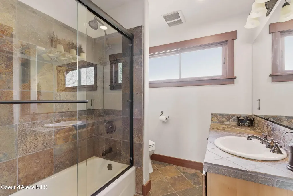 1521 Northshore Drive Sandpoint ID 83864