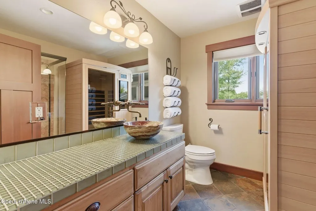 1521 Northshore Drive Sandpoint ID 83864
