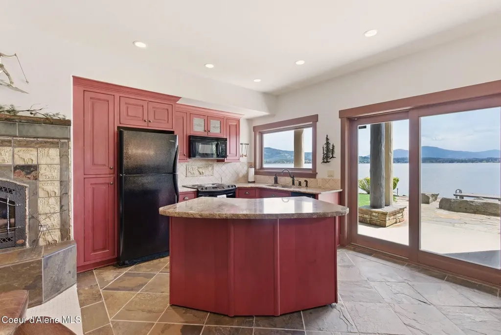 1521 Northshore Drive Sandpoint ID 83864