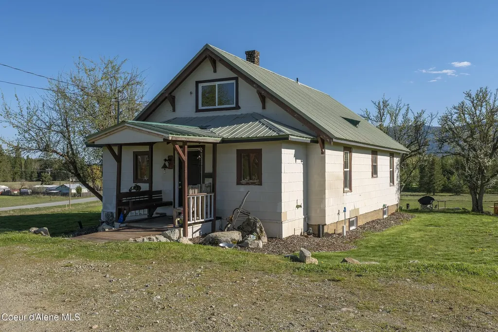 1050 Eastside Road Priest River ID 83856