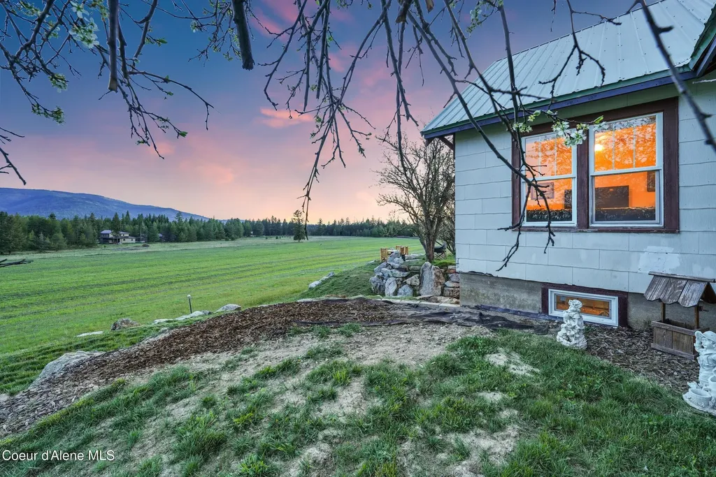 1050 Eastside Road Priest River ID 83856