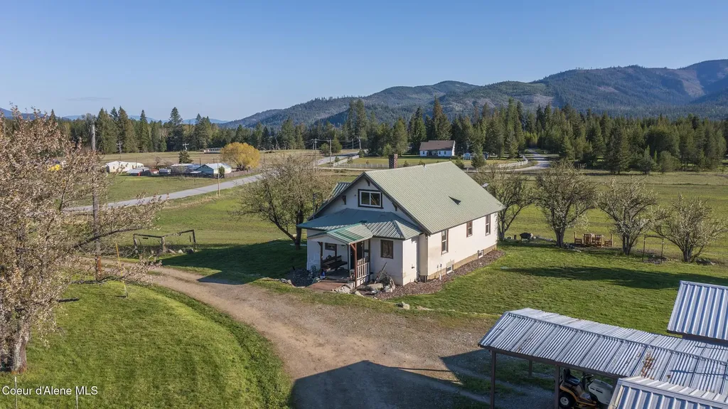 1050 Eastside Road Priest River ID 83856