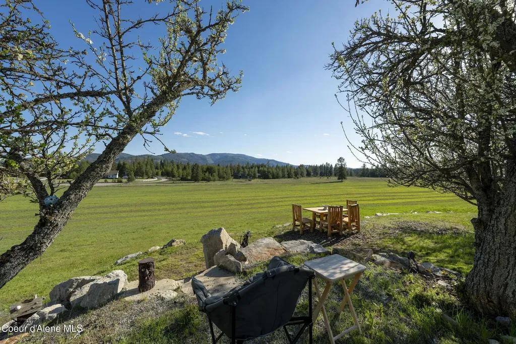 1050 Eastside Road Priest River ID 83856