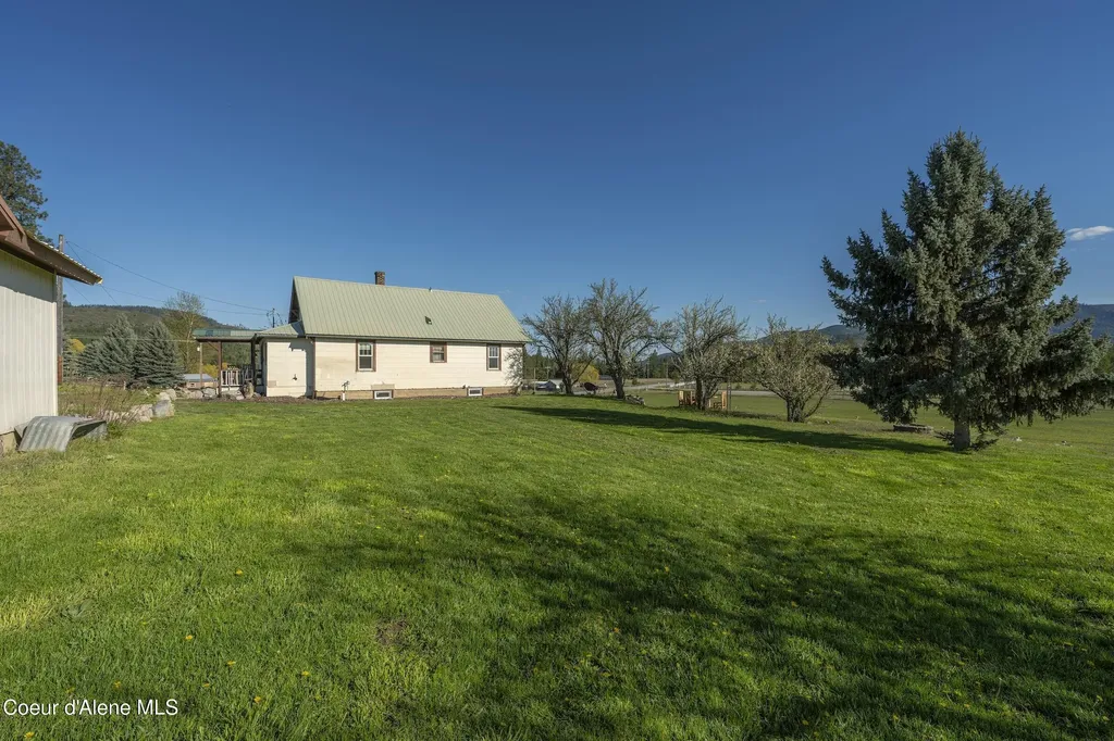 1050 Eastside Road Priest River ID 83856