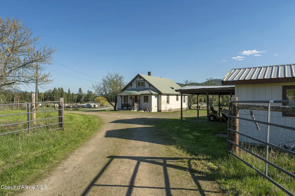 1050 Eastside Road Priest River ID 83856