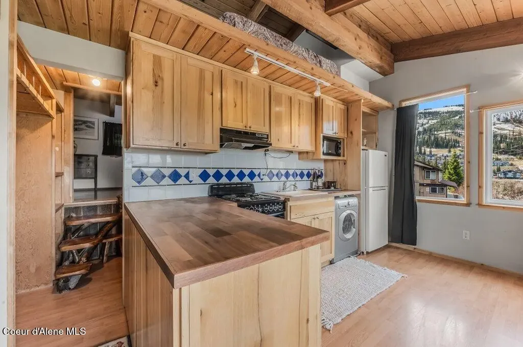 226 Mogul Hill Road Building 3 Road Sandpoint ID 83864