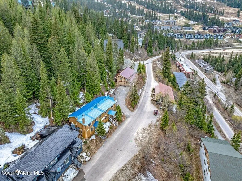 226 Mogul Hill Road Building 3 Road Sandpoint ID 83864