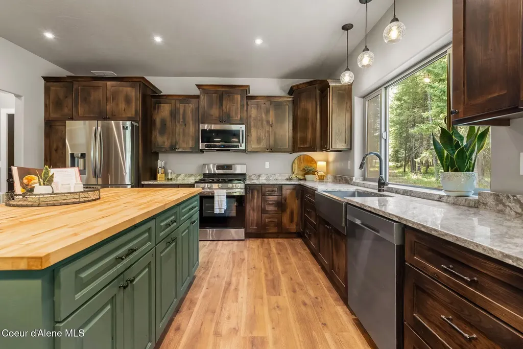 396 Latigo Lane Naples ID 83847