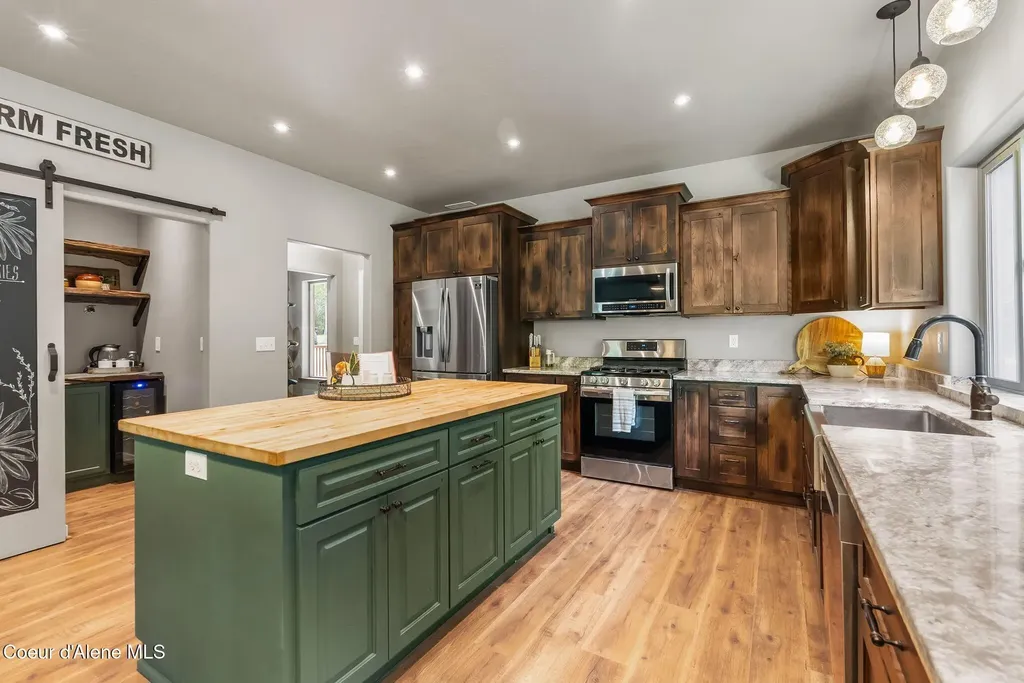 396 Latigo Lane Naples ID 83847