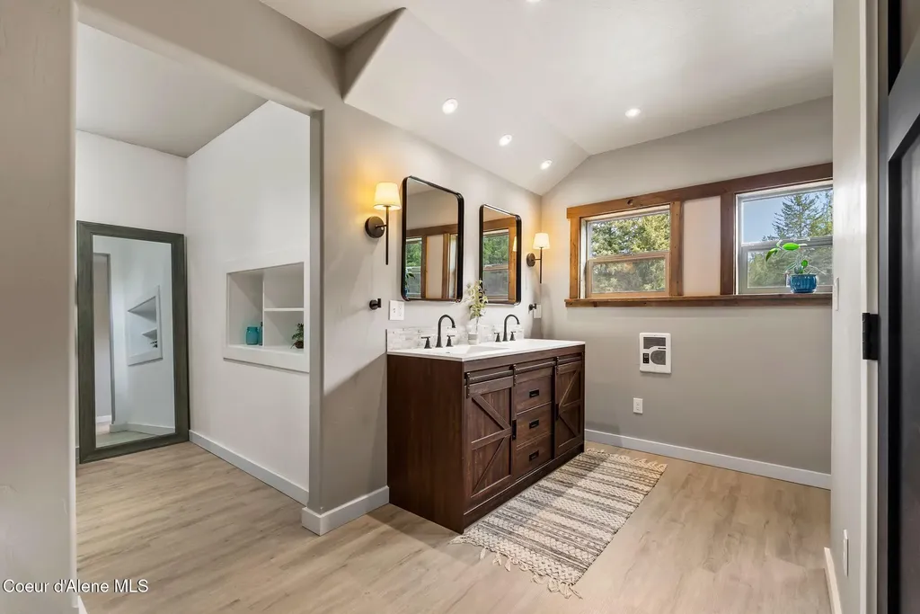 396 Latigo Lane Naples ID 83847