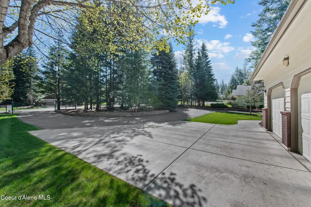 11089 N Point Hayden Drive Hayden Lake ID 83835