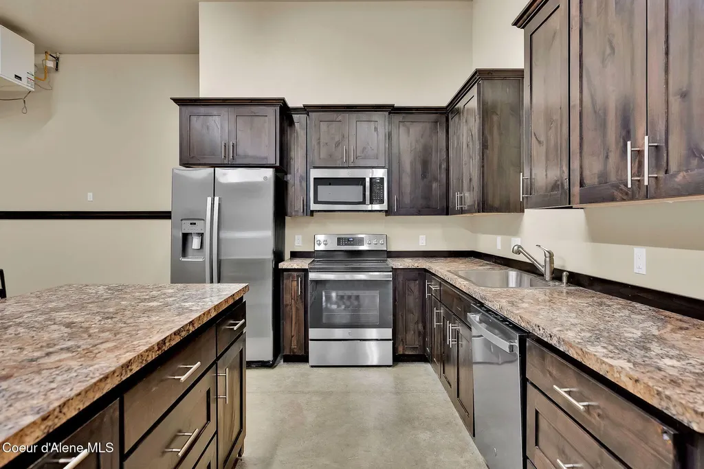 42 Seneacquoteen Drive Priest River ID 83856