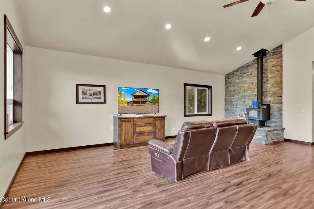 42 Seneacquoteen Drive Priest River ID 83856