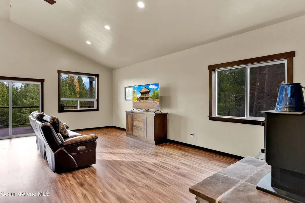 42 Seneacquoteen Drive Priest River ID 83856