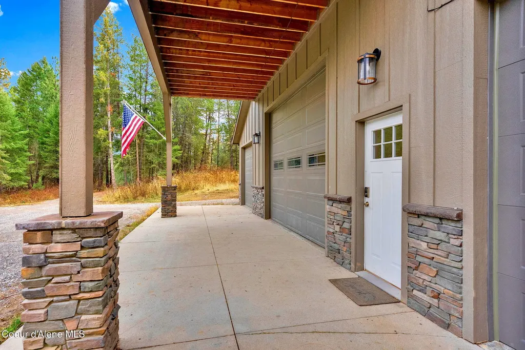 42 Seneacquoteen Drive Priest River ID 83856