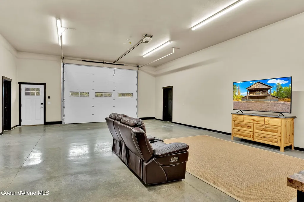 42 Seneacquoteen Drive Priest River ID 83856