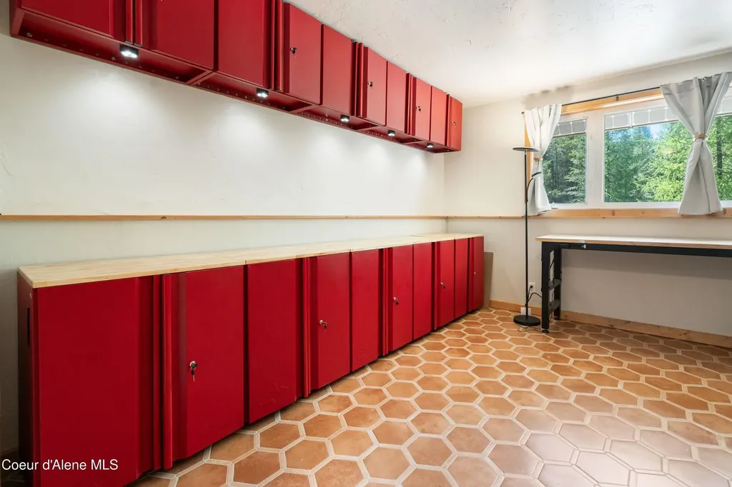 450 Coyote Way Bonners Ferry ID 83805