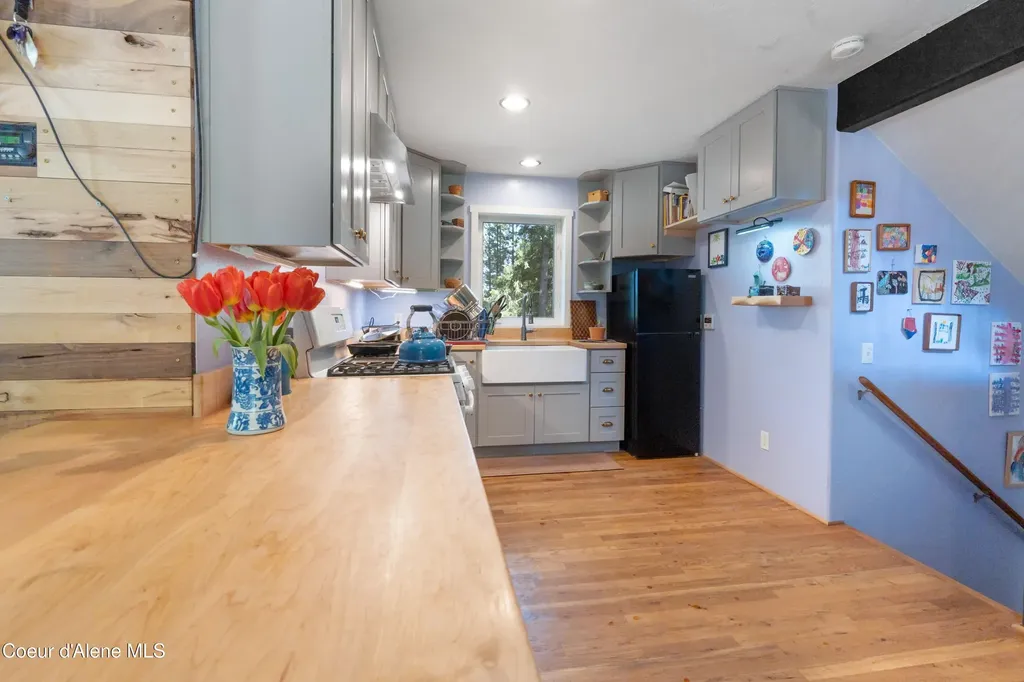 450 Coyote Way Bonners Ferry ID 83805