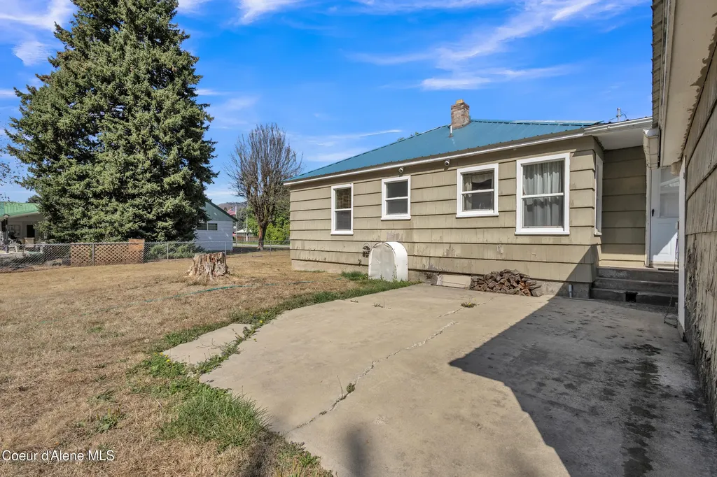 313 E Larch Avenue Osburn ID 83849