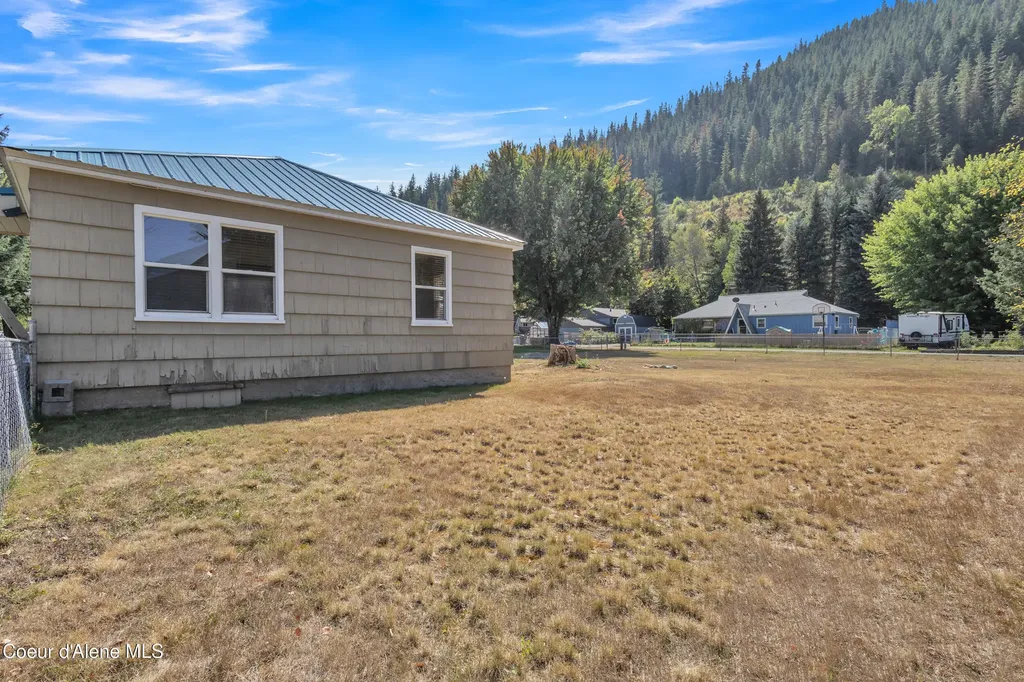 313 E Larch Avenue Osburn ID 83849