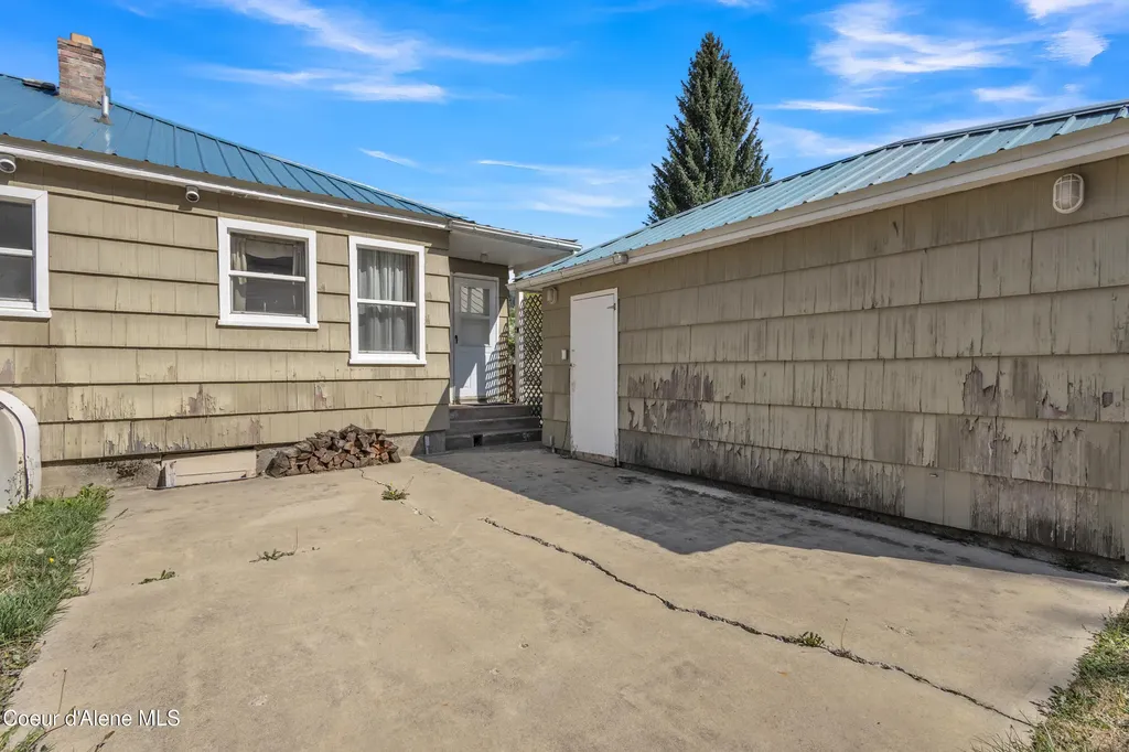 313 E Larch Avenue Osburn ID 83849