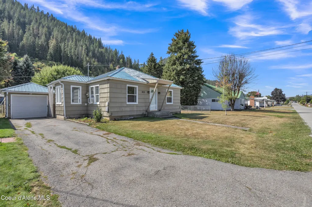 313 E Larch Avenue Osburn ID 83849