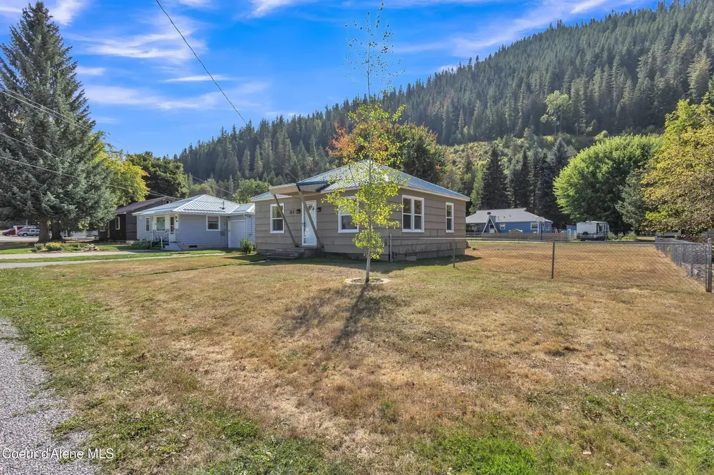 313 E Larch Avenue Osburn ID 83849
