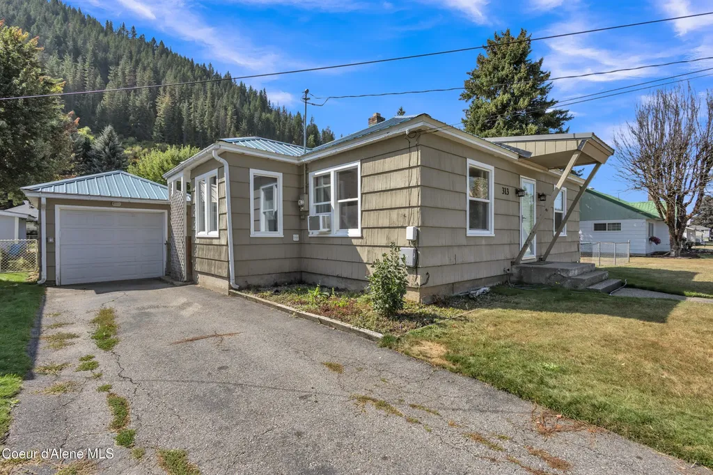 313 E Larch Avenue Osburn ID 83849