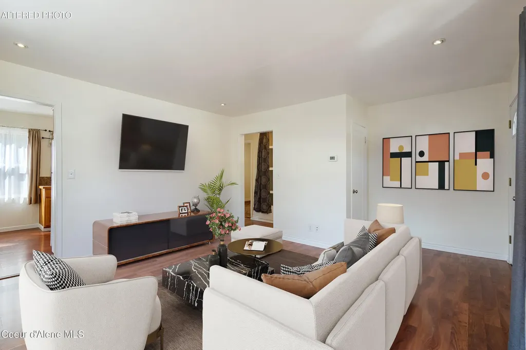 313 E Larch Avenue Osburn ID 83849