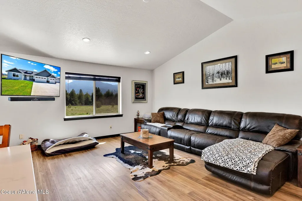 24812 N Old Highway 95 Athol ID 83801