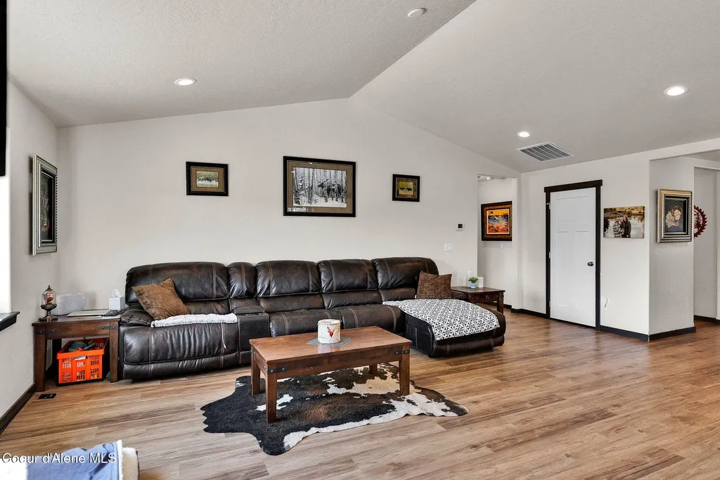24812 N Old Highway 95 Athol ID 83801