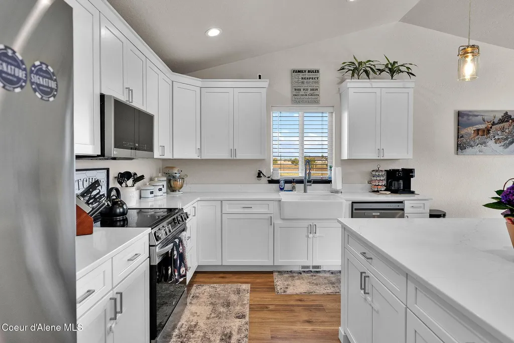 24812 N Old Highway 95 Athol ID 83801