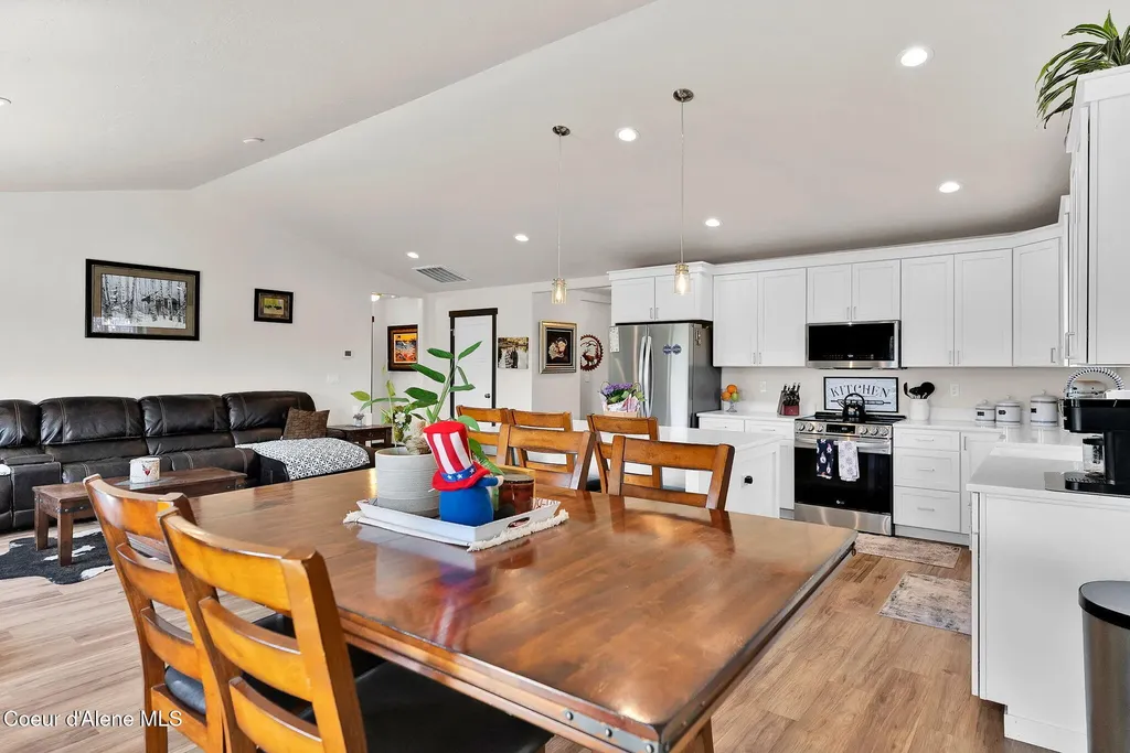 24812 N Old Highway 95 Athol ID 83801
