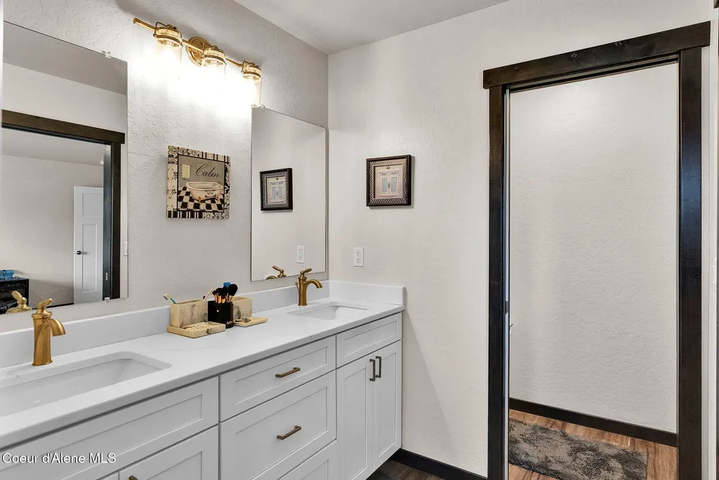 24812 N Old Highway 95 Athol ID 83801