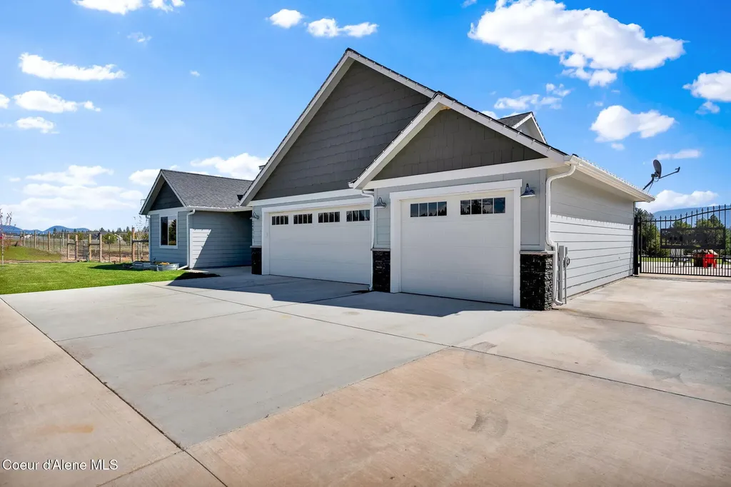 24812 N Old Highway 95 Athol ID 83801