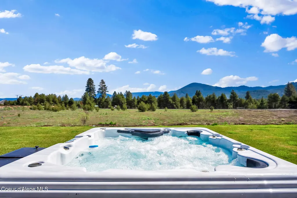 24812 N Old Highway 95 Athol ID 83801