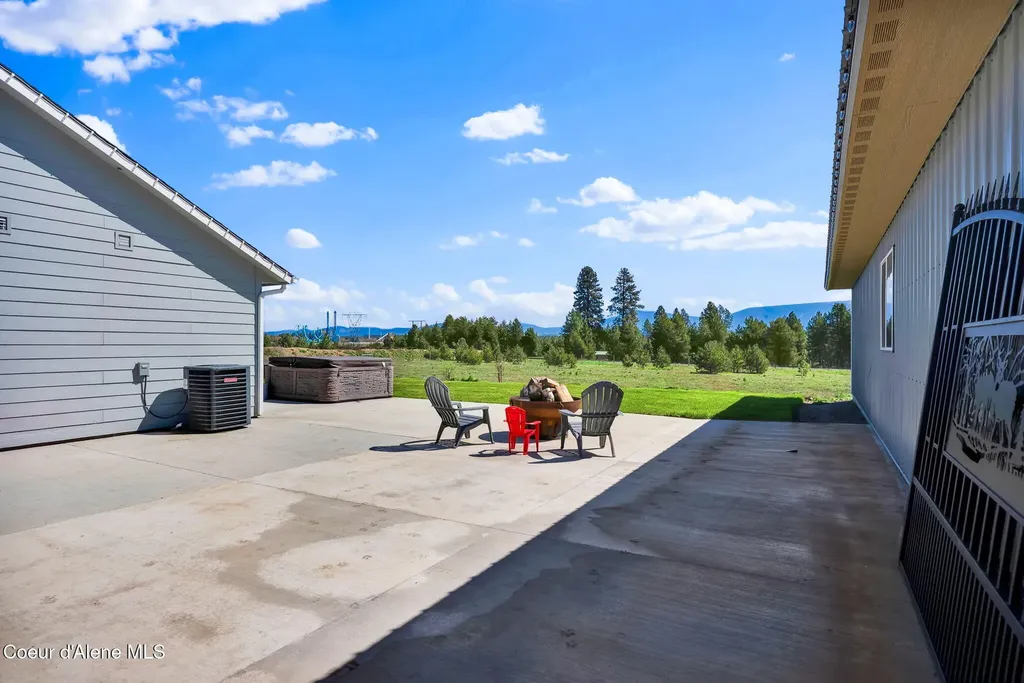 24812 N Old Highway 95 Athol ID 83801