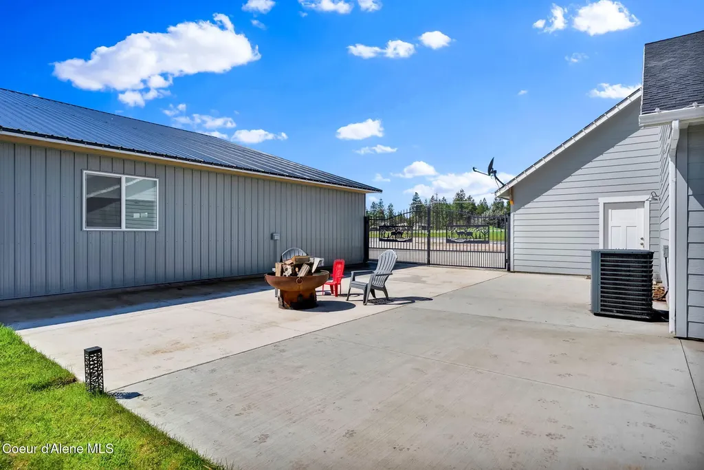 24812 N Old Highway 95 Athol ID 83801