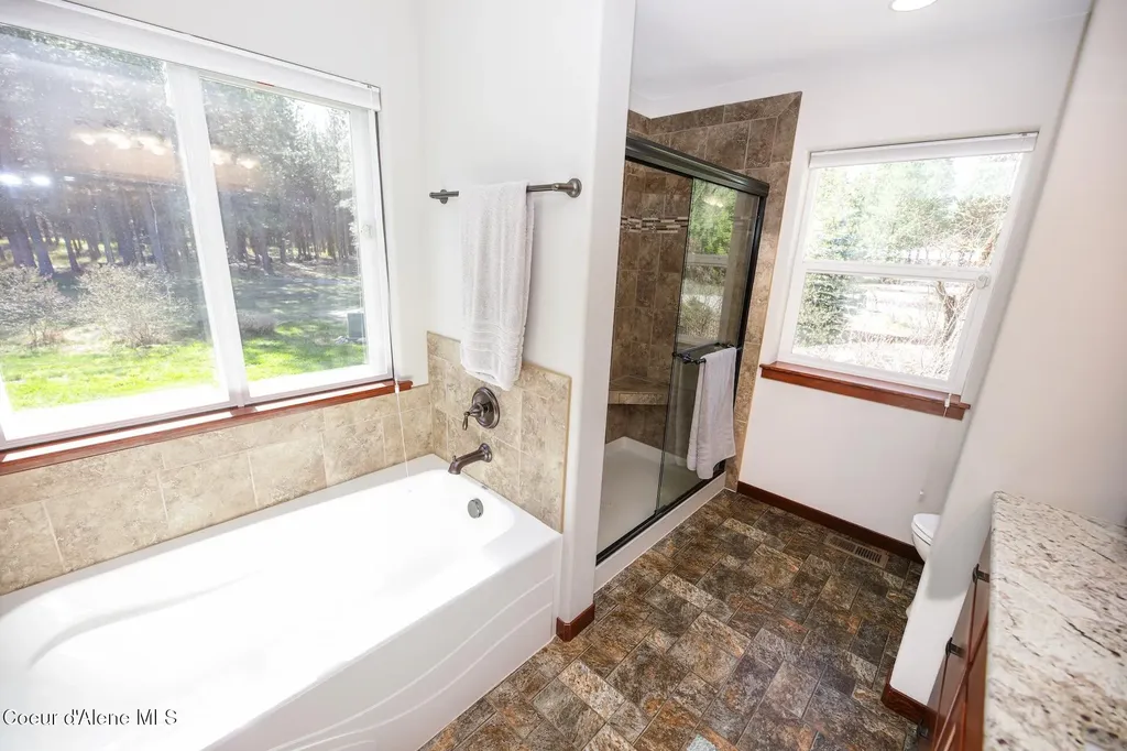 4525 E Rosemont Drive Athol ID 83801