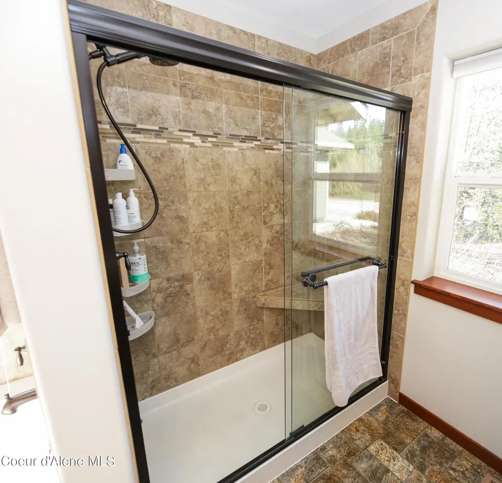 4525 E Rosemont Drive Athol ID 83801