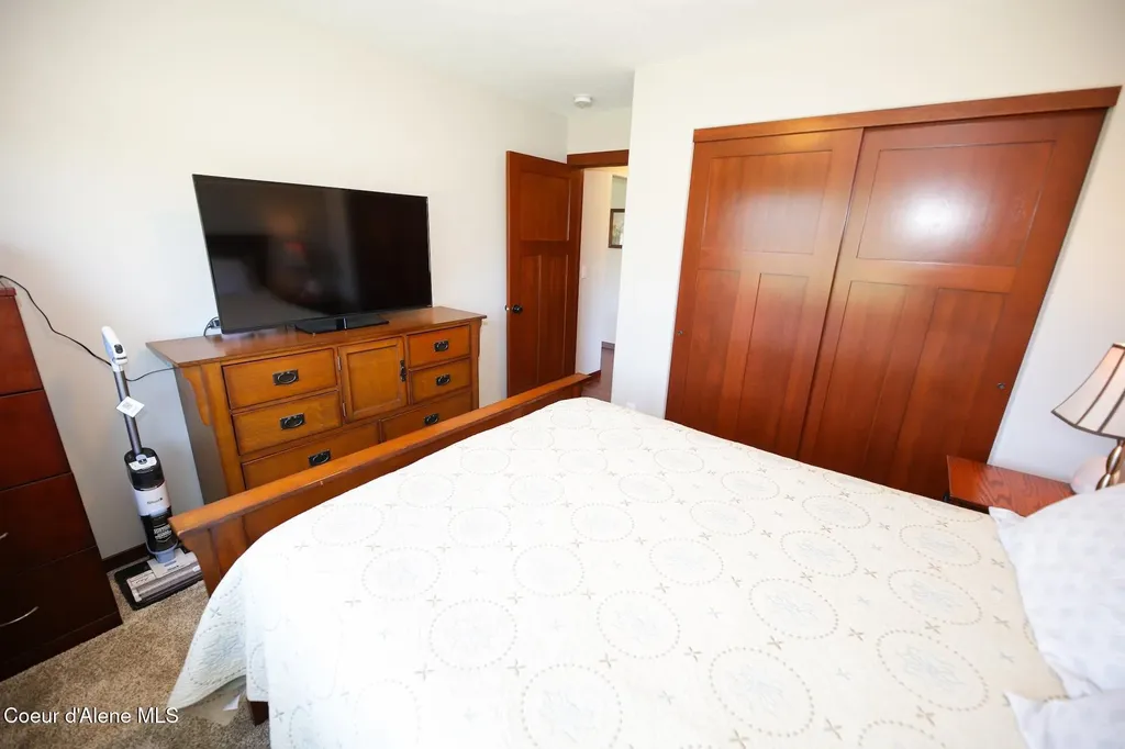 4525 E Rosemont Drive Athol ID 83801