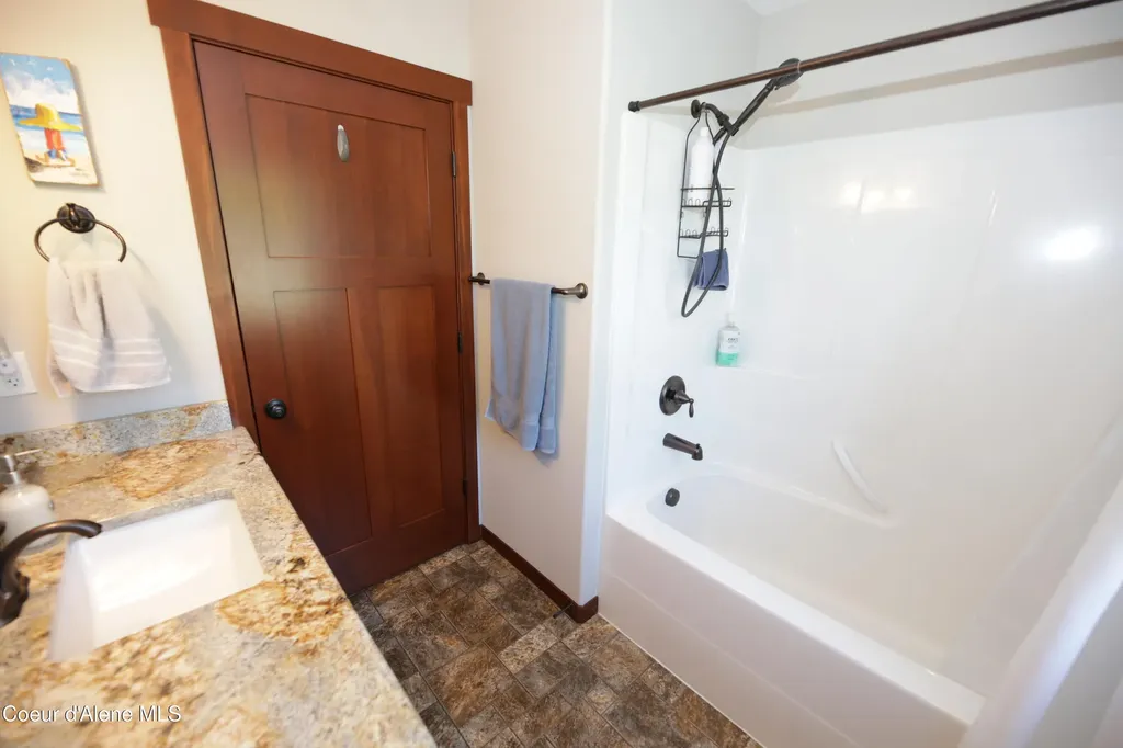 4525 E Rosemont Drive Athol ID 83801