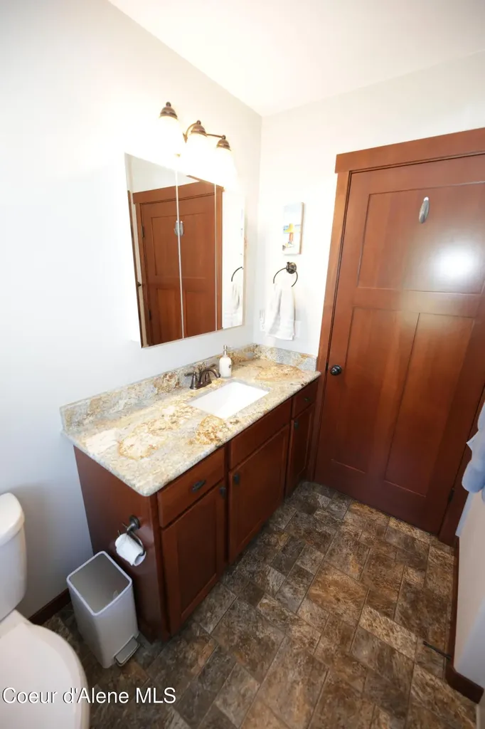 4525 E Rosemont Drive Athol ID 83801